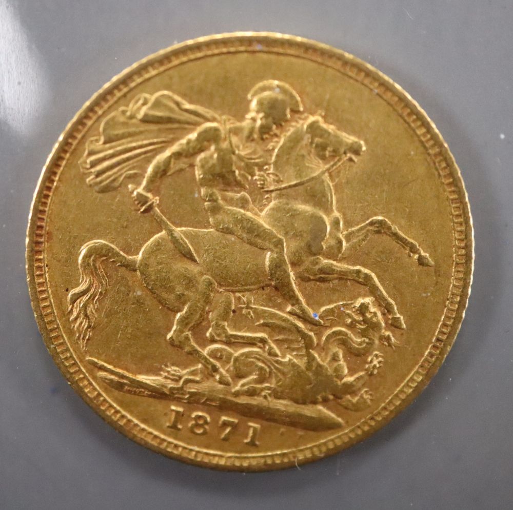 A Victoria gold sovereign, 1871, AVF.